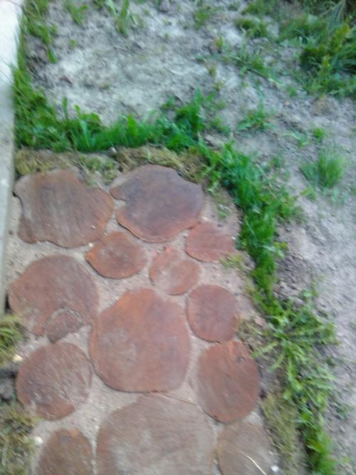 Дорожка из спилов дерева. Дорожка из срезов дерева. Нюансы.