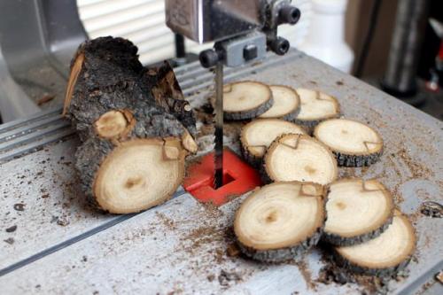 Спил дерева подставка. Подставки под горячее из дерева своими руками