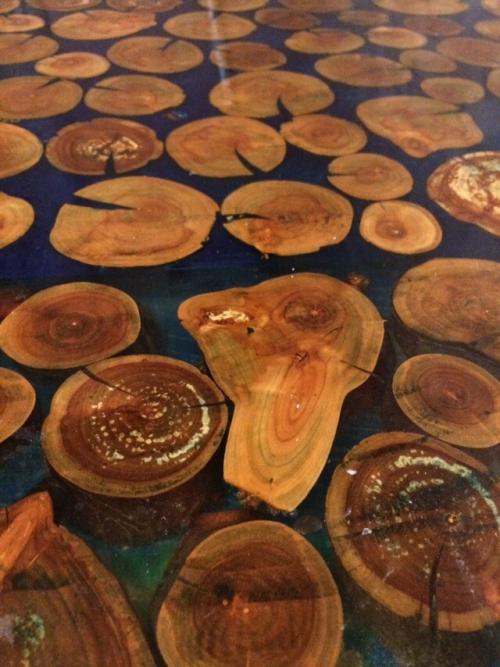 Стол из торцевых спилов берёзы и эпоксидной смолы.. Стол из спилов яблони.