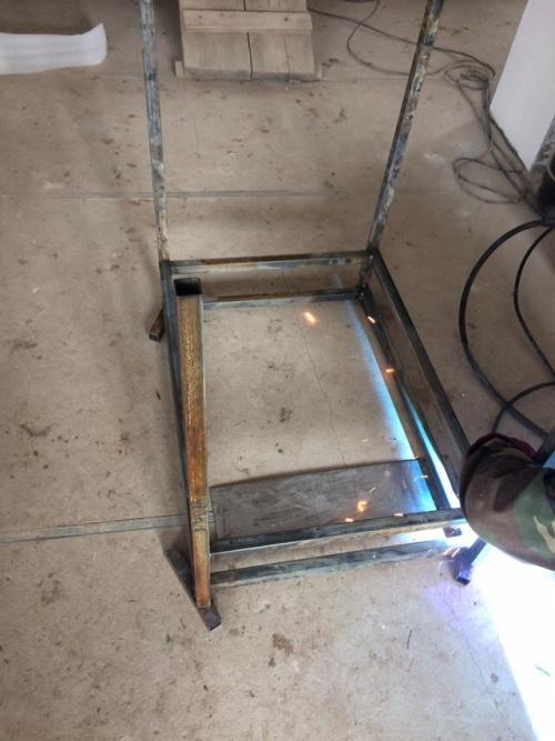 Стол из торцевых спилов берёзы и эпоксидной смолы.. Стол из спилов яблони.