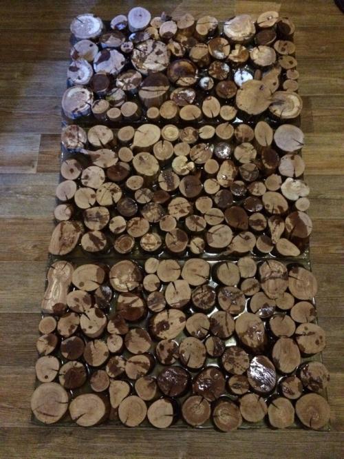 Стол из торцевых спилов берёзы и эпоксидной смолы.. Стол из спилов яблони.