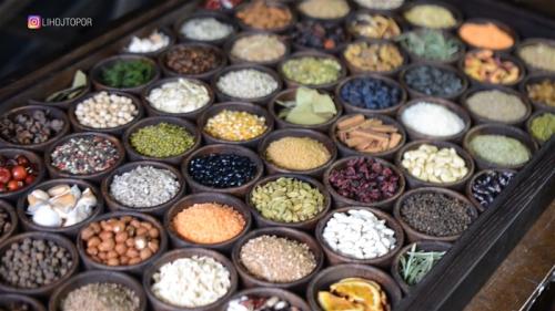 Стол из спила дерева с эпоксидной смолой. Как я делал необычный стол из эпоксидки