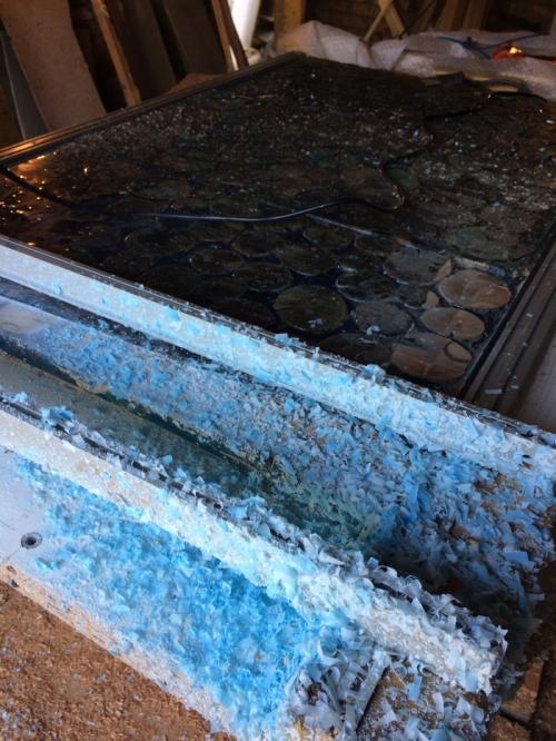 Стол из торцевых спилов берёзы и эпоксидной смолы.. Стол из спилов яблони.