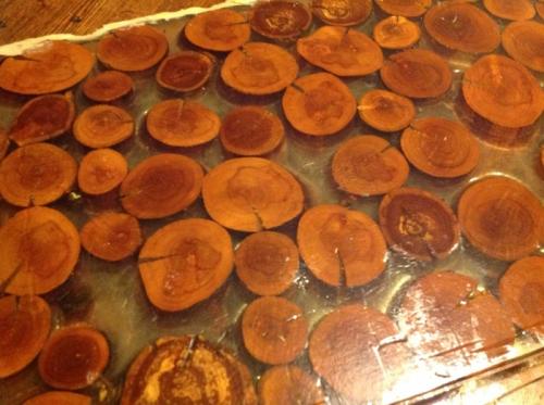 Стол из торцевых спилов берёзы и эпоксидной смолы.. Стол из спилов яблони.