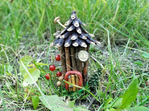 Поделка из веток домик. Домик и окошко — поделки из веточек