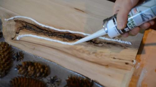 Стол из эпоксидной смолы с шишками. Что получится, если залить шишки дешёвой эпоксидной смолой?