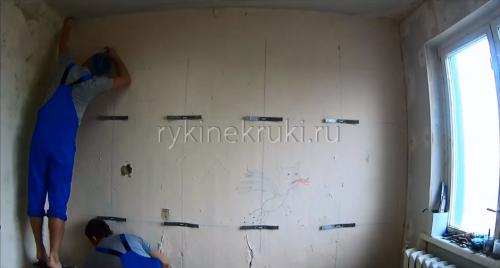 На каком расстоянии крепить профиль под гипсокартон. Уро.  Как крепить профиль для гипсокартона к стене (каркас)