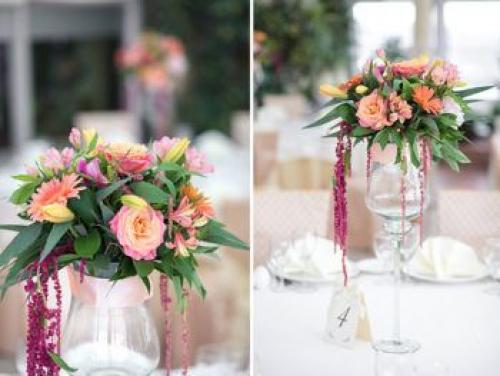 Как сделать композицию из искусственных цветов на свадебный стол. Как украсить цветочными композициями стол жениха и невесты, гостей: свадебная флористика своими руками