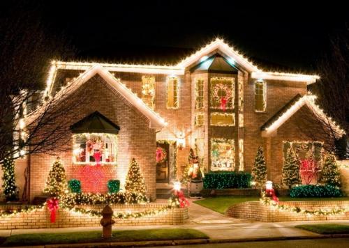 Как украсить дом снаружи на Новый год своими руками. Украшение фасада: самые топовые идеи к Новому 2022 году