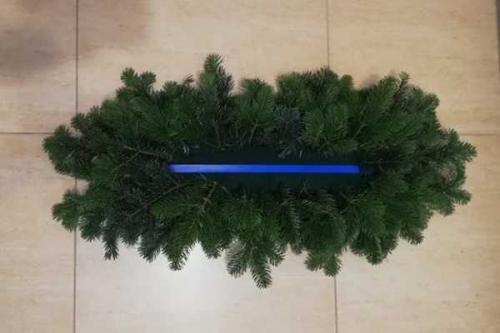 Новогодние украшения на стол своими руками. Новогодняя композиция на стол, как сделать своими руками из подручных материалов