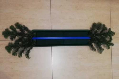 Новогодние украшения на стол своими руками. Новогодняя композиция на стол, как сделать своими руками из подручных материалов