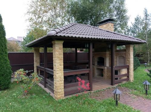 Беседка из металла с мангалом. Материалы для беседки