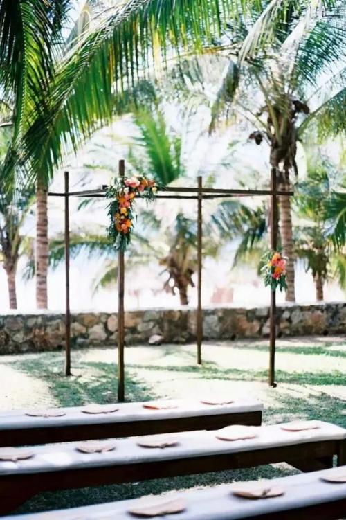 Как украсить арку на свадьбу своими руками. Свадебная арка: 30 идей, как украсить арку из дерева