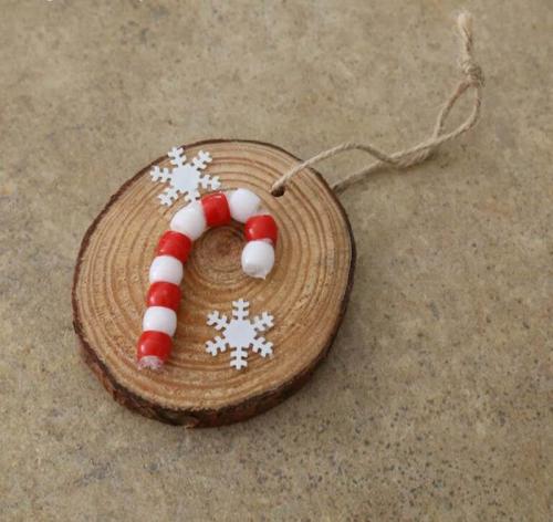 Новогодние поделки из спилов дерева. Елочные игрушки из спилов дерева своими руками