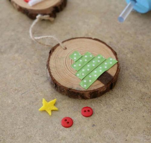 Новогодние поделки из спилов дерева. Елочные игрушки из спилов дерева своими руками