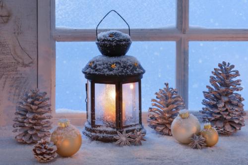 Как украсить дом к Новому году своими руками. Как украсить дом снаружи