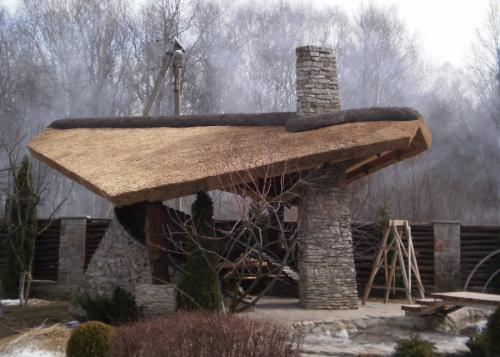 Навес во дворе частного дома. Как правильно выбрать дизайн