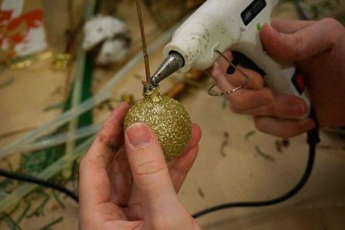 Композиция из сосновых веток своими руками. Как сделать новогодний букет из еловых веток самостоятельно. DIY