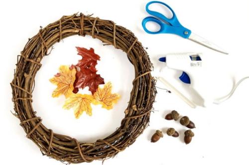 Как сделать венок из веток березы. Как сплести венок из веток своими руками, сделать осенний, новогодний, рождественский