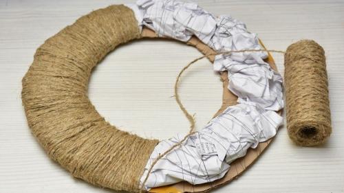 Венок из веток новогодний. Рождественский венок 2023 года своими руками: делаем новогоднюю декорацию собственноручно