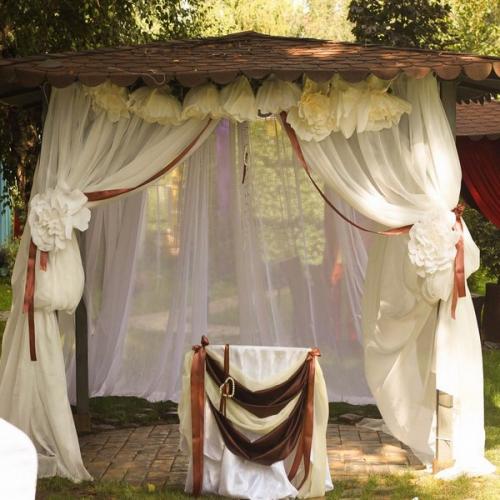 Свадебная арка из дерева. Форма и украшение деревянной свадебной арки