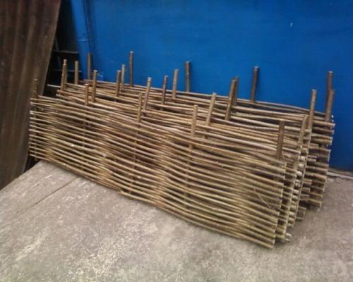 Забор из лозы своими руками. Плетеный забор из лозы –, как сделать, установить и украсить забор из плетеной лозы. Мастер-класс изготовления (125 фото)