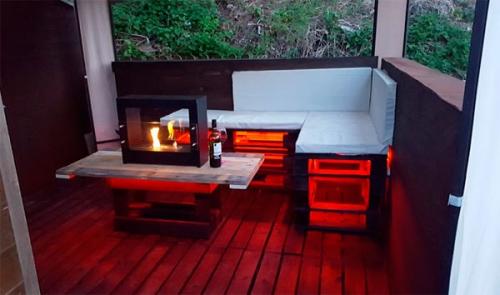 Простая беседка из поддонов. Беседка из поддонов своими руками: фото