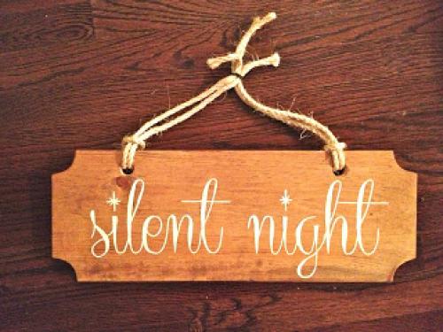 19 креативных идей для создания украшений из хвои.. Декор для входной двери.