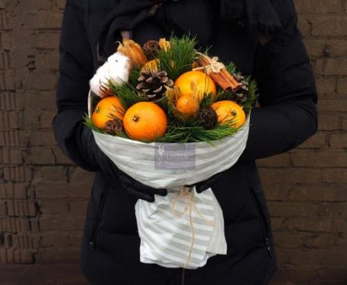 19 креативных идей для создания украшений из хвои.. Декор для входной двери. 26 19 креативных идей для создания украшений из хвои.. Декор для входной двери. 26