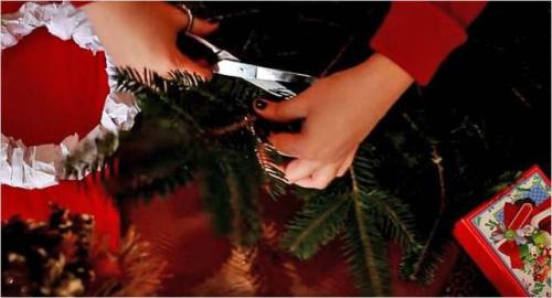 Рождественский венок своими руками из еловых веток. Классический рождественский венок из еловых веток