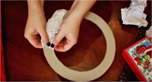 Рождественский венок своими руками из еловых веток. Классический рождественский венок из еловых веток