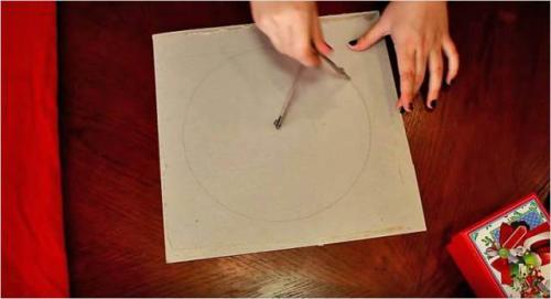 Рождественский венок своими руками из еловых веток. Классический рождественский венок из еловых веток