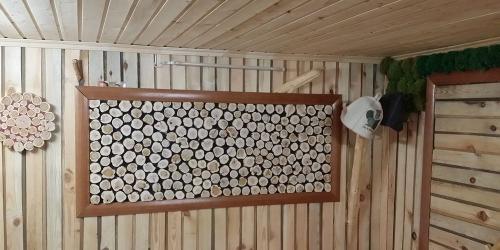 Панно из можжевельника свойства. Почему в парной стоит разместить можжевеловое панно?