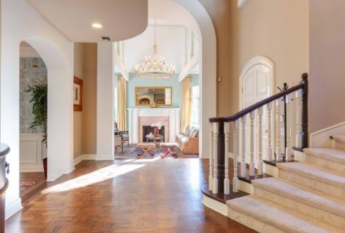 Оформление арки в прихожей. Виды арок