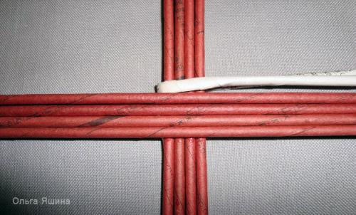 Плетение корзинок из газетных трубочек. Вариант №2