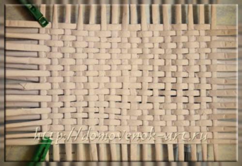 Прямоугольная корзина из газетных трубочек пошагово. Плетение из газет дна прямоугольной корзины