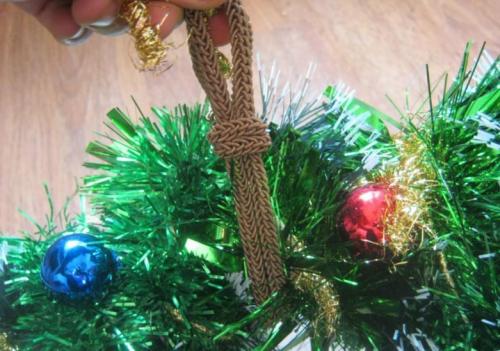 Рождественский венок своими руками: пошаговая инструкция. Как сделать новогодний венок своими руками из мишуры