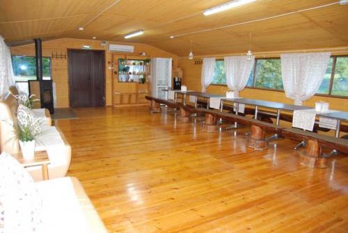 Проекты крытых беседок. Закрытые беседки: идеи обустройства и варианты дизайна. 130 фото лучших вариантов беседок и нюансы их применения в ландшафтном дизайне