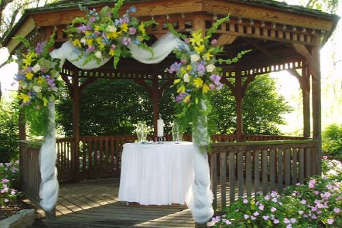 Как украсить беседку на день рождения. Как украсить беседку к празднику