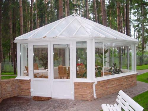 Беседка женскими руками. Беседка своими руками — пошаговая инструкция, как построить от А до Я. ТОП-100 фото идей закрытых и открытых беседок на дачном участке