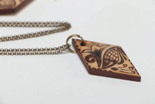 Поделки из дерева своими руками для дачи и сада. Поделки из дерева своими руками — примеры легких в изготовлении для декорирования интерьера дачи и частного дома поделок