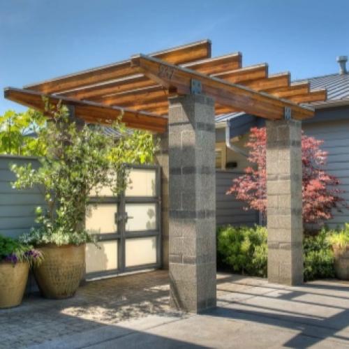 Навесы из поликарбоната во дворе частного дома 12