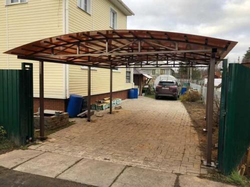 Как сделать навесы из поликарбоната своими руками. Строим навес из поликарбоната своими руками — плюсы и минусы поликарбоната, типы навесов, мастер-класс по изготовлению и установке своими руками