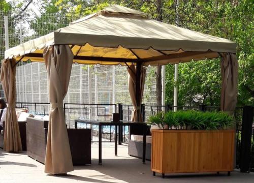 Навесы из поликарбоната для дачи. Навесы из поликарбоната — самостоятельное изготовление и особенности проектирования (100 фото) 20 Навесы из поликарбоната для дачи. Навесы из поликарбоната — самостоятельное изготовление и особенности проектирования (100 фото) 20