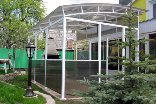 Навесы из поликарбоната для дачи. Навесы из поликарбоната — самостоятельное изготовление и особенности проектирования (100 фото)