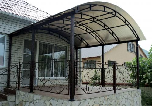 Навес из поликарбоната своими руками: чертежи, виды и строительство