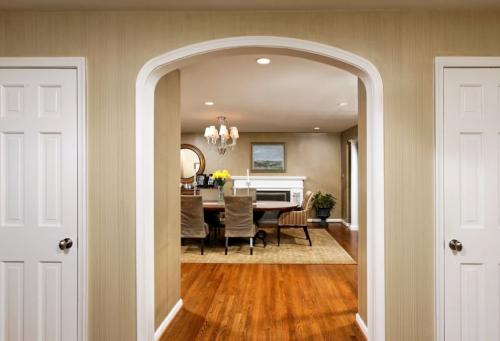 Виды арок в квартире по форме и материалу изготовления. Разновидности межкомнатных арок 11