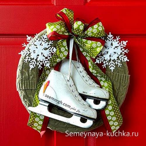 Как сделать венок из веток. Рождественского венка с плоской основой.