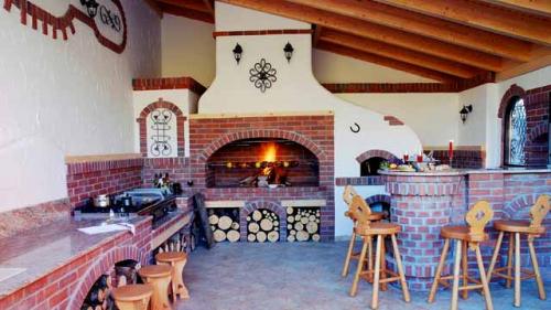 Дизайн беседки с мангалом. 