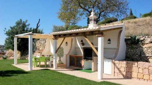 Дизайн беседки с мангалом.